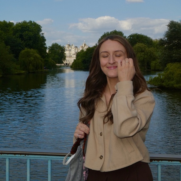 Meet your Posher, Samantha - Picture 2 of 4